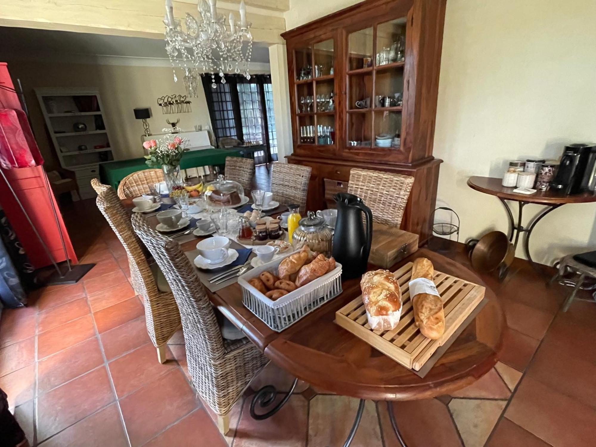 La Belle Chaumiere Bed & Breakfast Bretagne-de-Marsan Екстериор снимка
