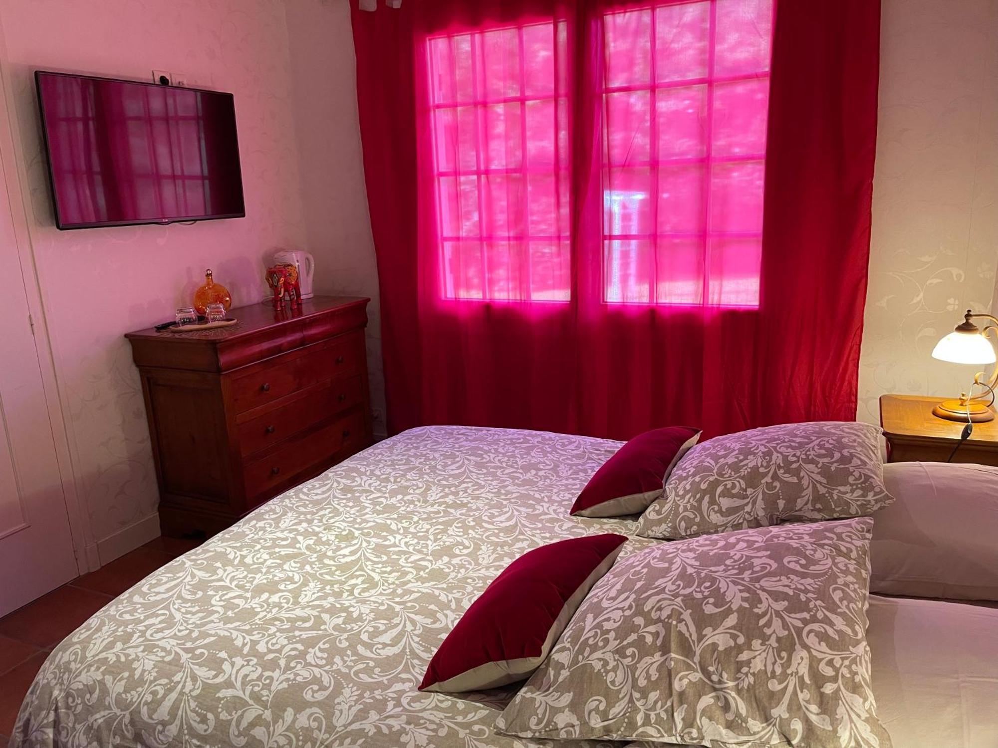 La Belle Chaumiere Bed & Breakfast Bretagne-de-Marsan Екстериор снимка