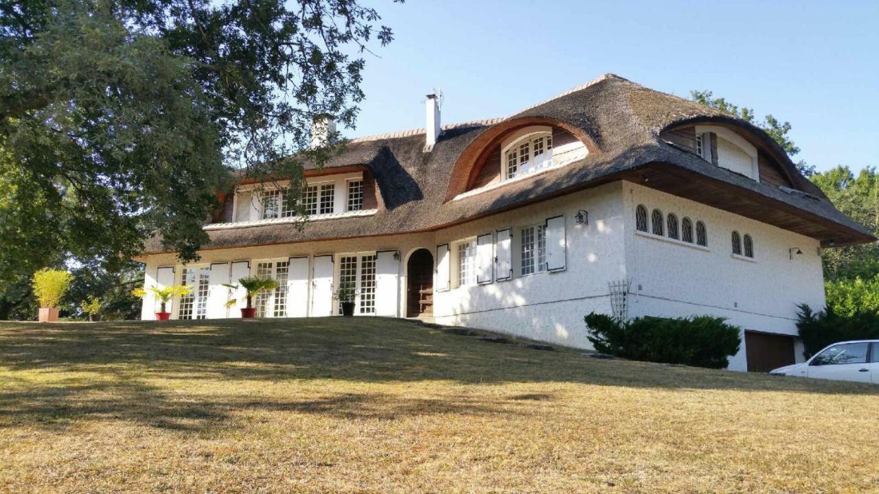 La Belle Chaumiere Bed & Breakfast Bretagne-de-Marsan Екстериор снимка