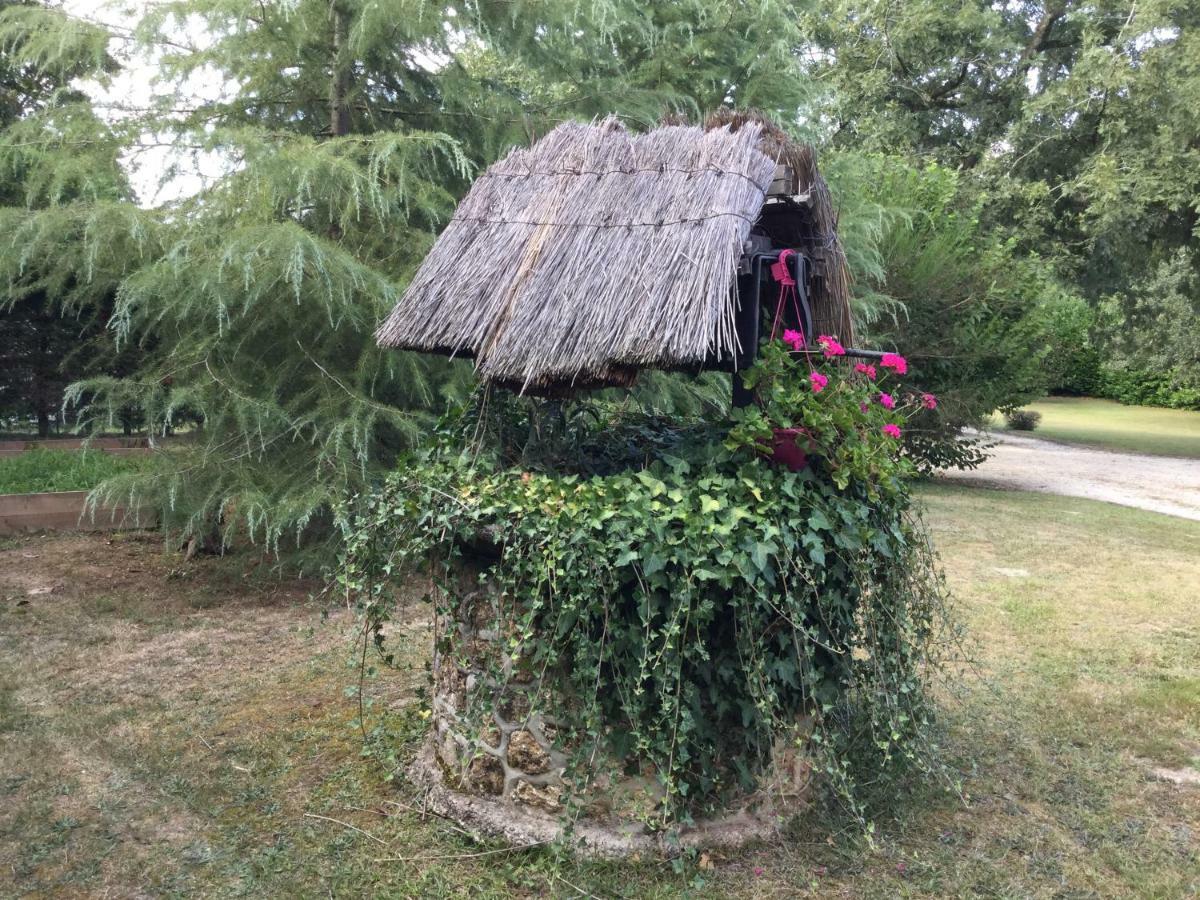 La Belle Chaumiere Bed & Breakfast Bretagne-de-Marsan Екстериор снимка